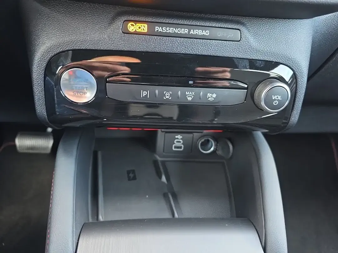Ford Kuga - Thumbnail 25