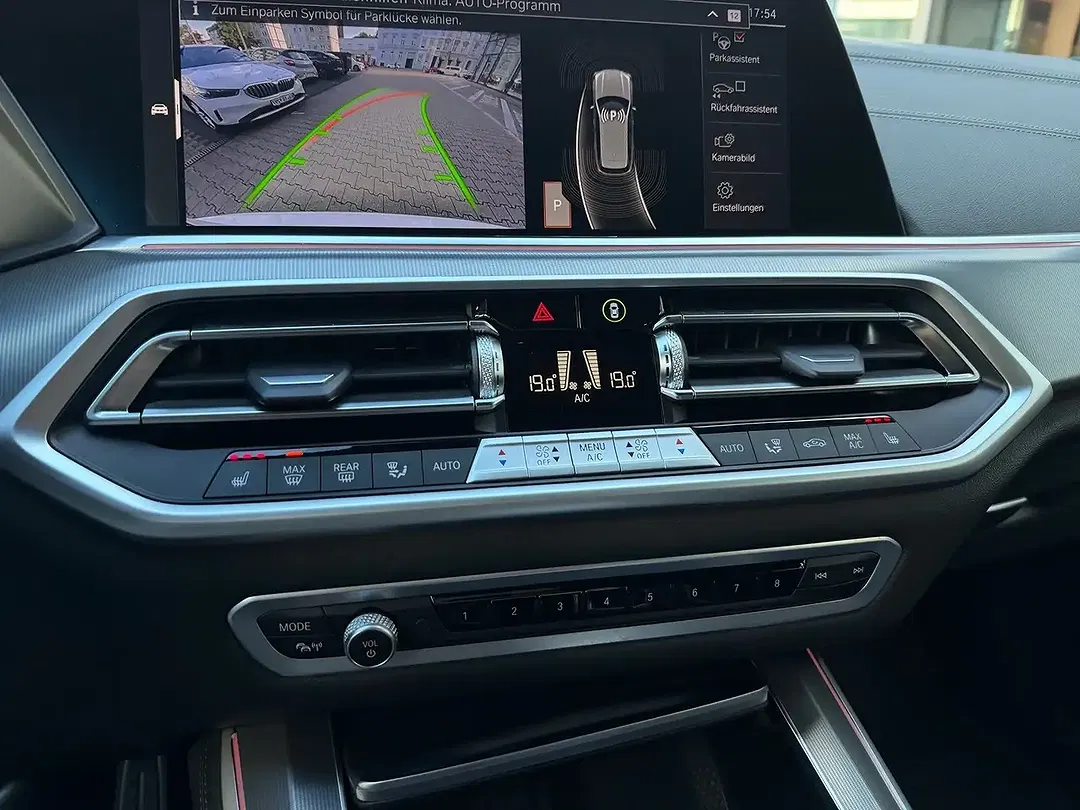 BMW X5 - Thumbnail 11
