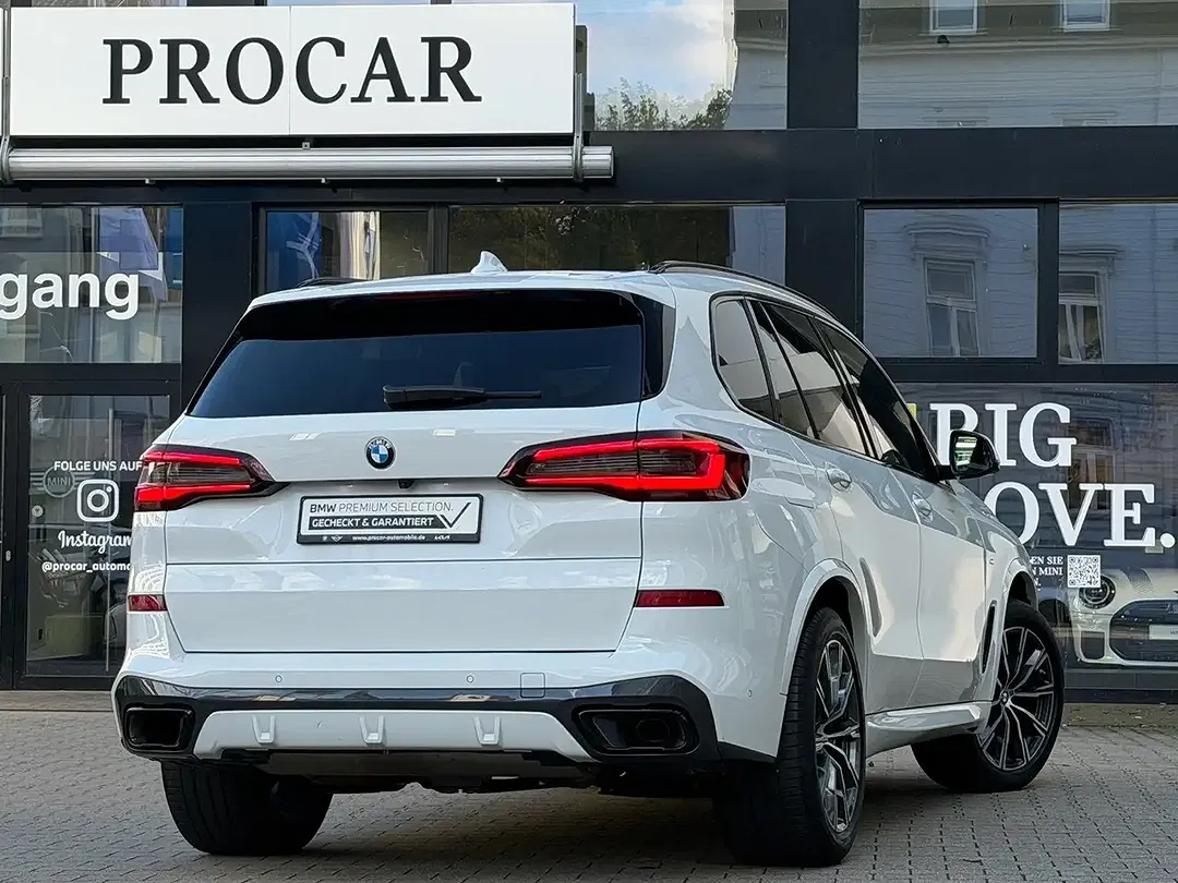 BMW X5 - Thumbnail 2