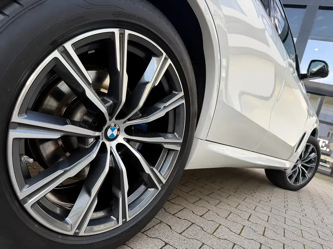BMW X5 - Thumbnail 4