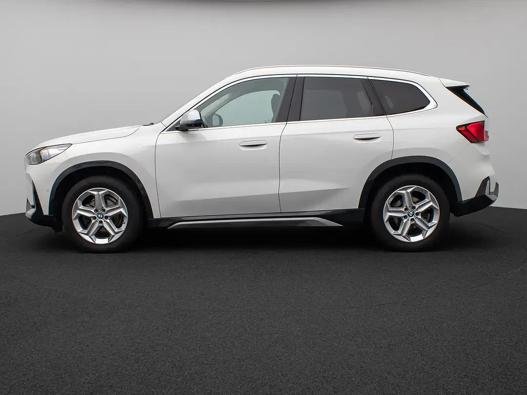 BMW X1 - Thumbnail 11
