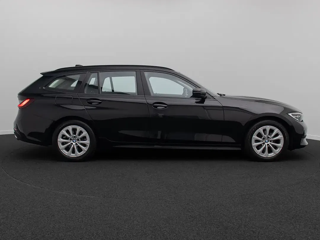 BMW 320 - Thumbnail 5