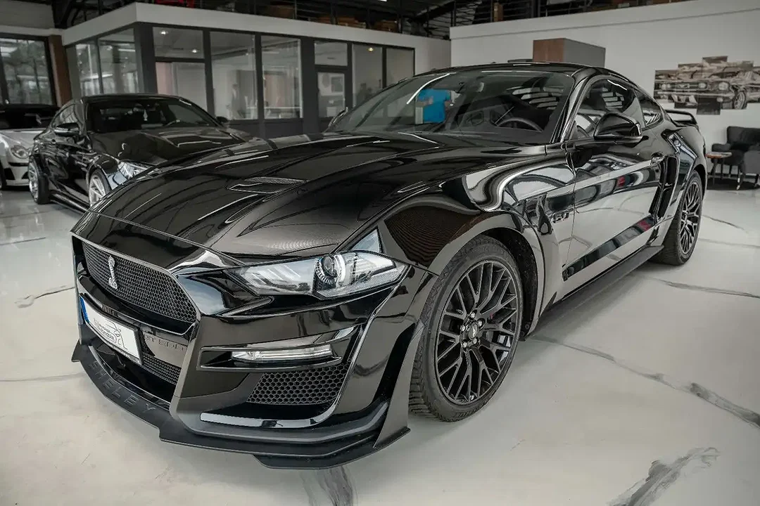 Ford Mustang - Afbeelding 1