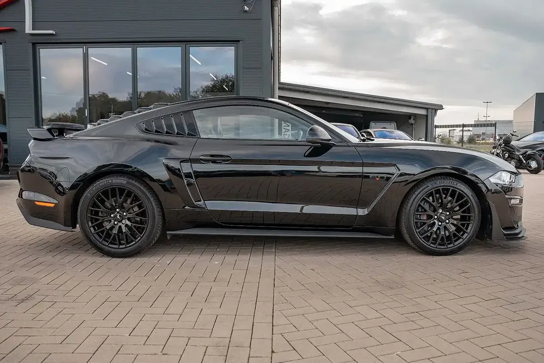 Ford Mustang - Thumbnail 12