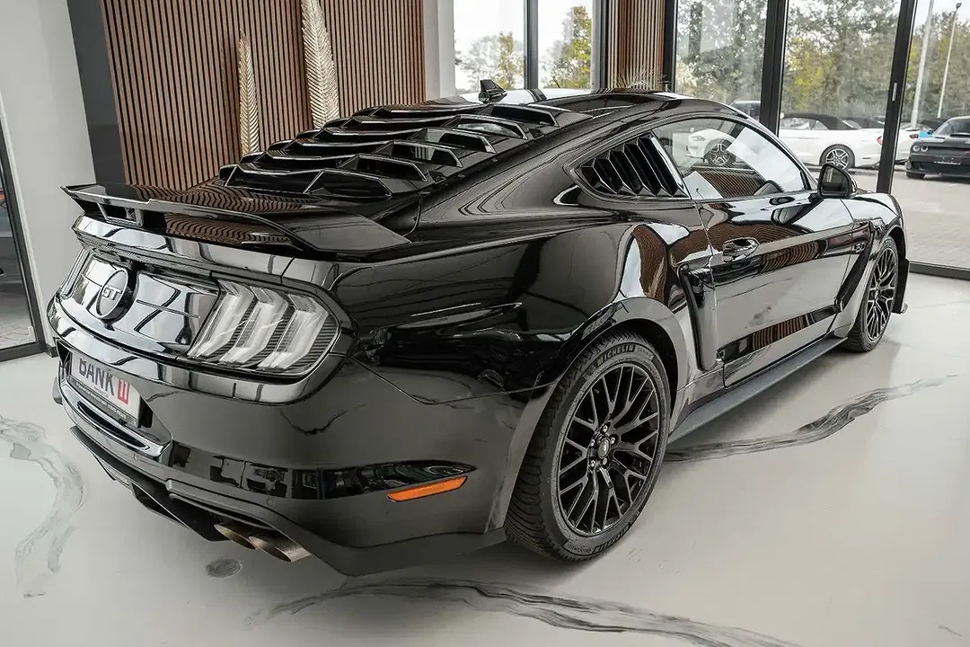 Ford Mustang - Thumbnail 5