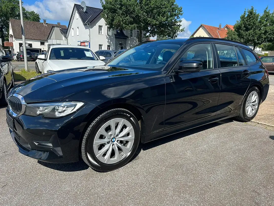 BMW 330 - Thumbnail 1
