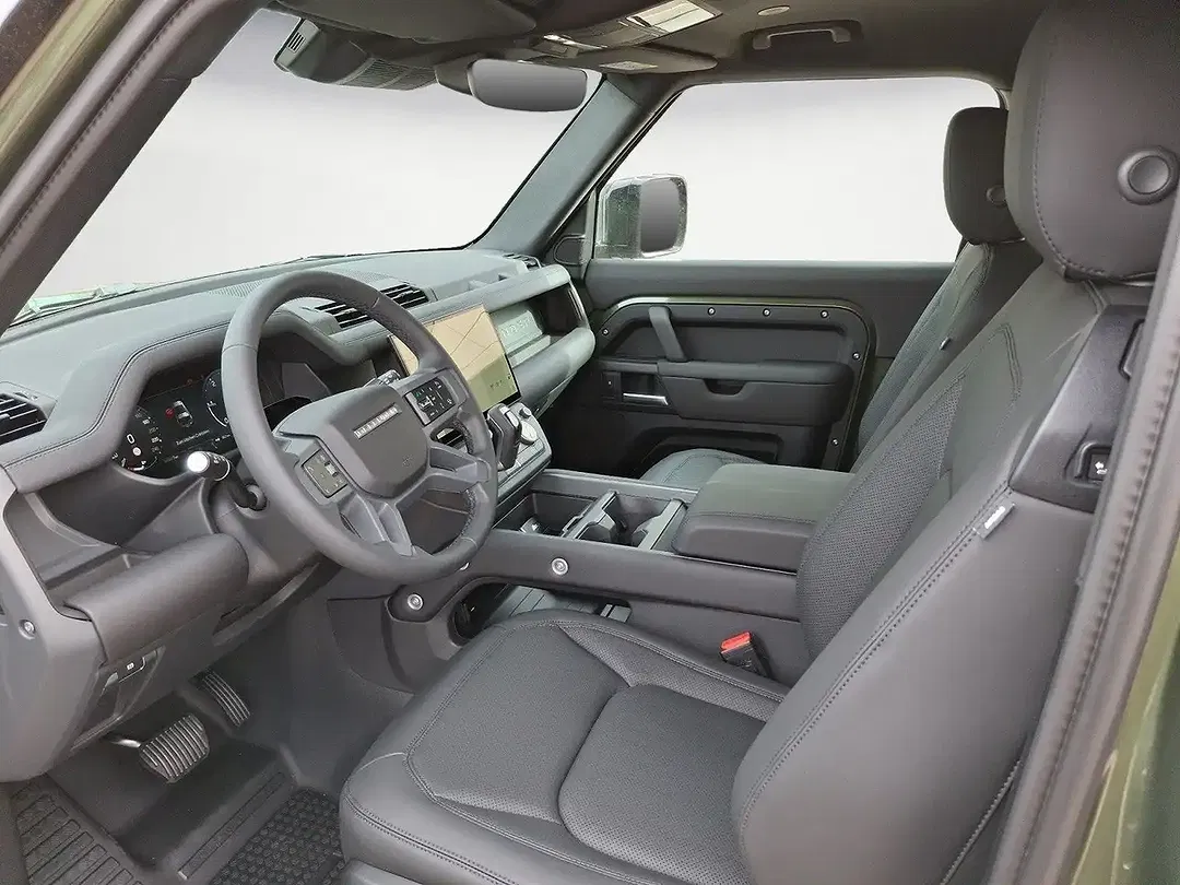 Land Rover Defender - Thumbnail 9