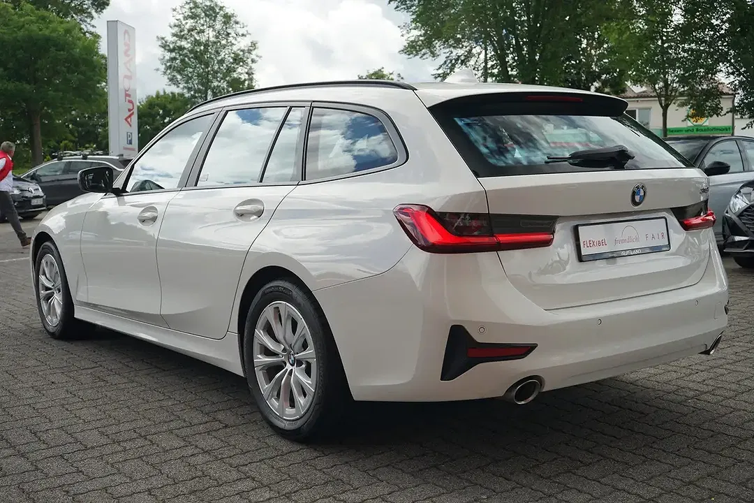 BMW 320 - Thumbnail 6