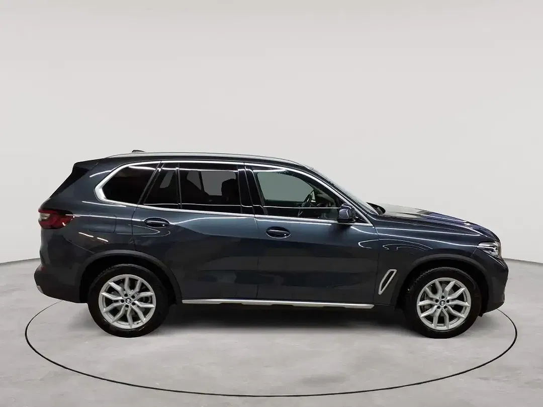 BMW X5 - Thumbnail 3
