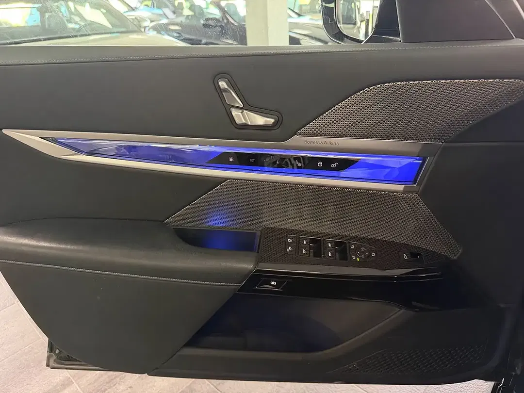 BMW 760 - Thumbnail 12