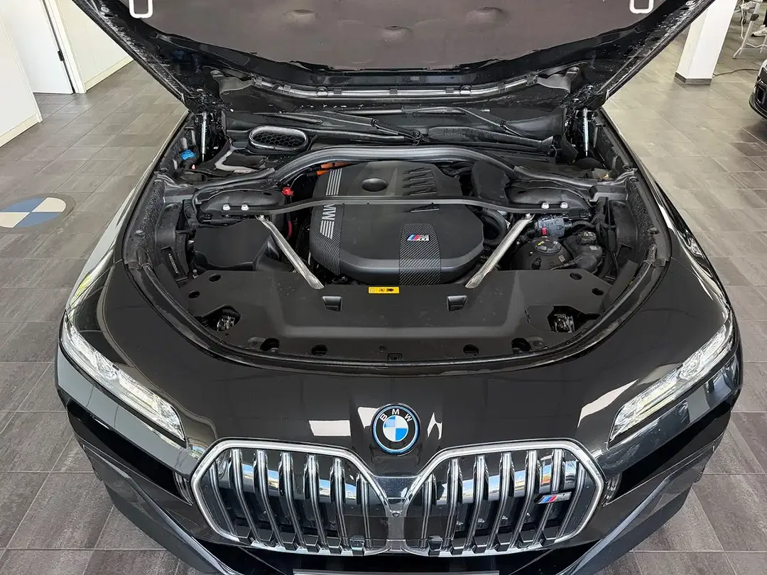 BMW 760 - Thumbnail 24