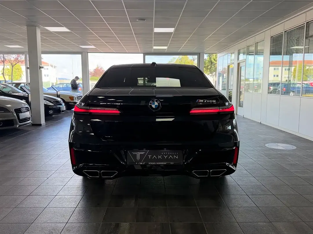 BMW 760 - Thumbnail 5