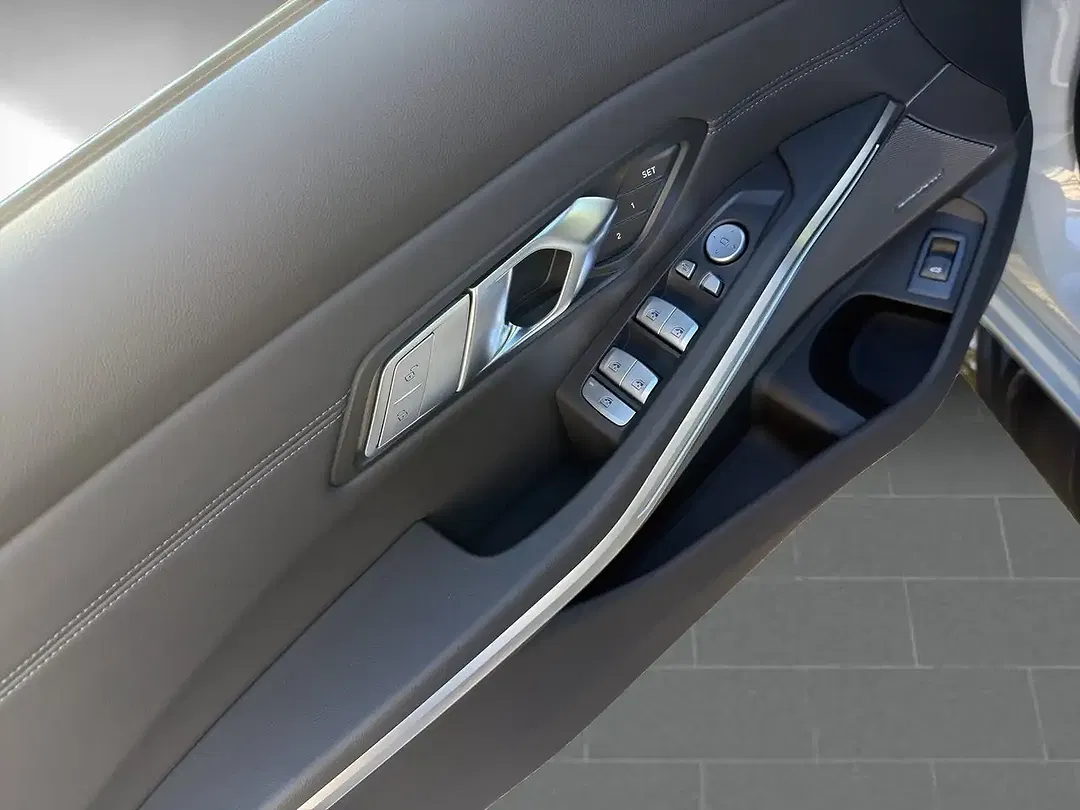 BMW M3 - Thumbnail 10