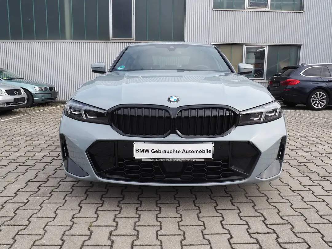BMW 318 - Thumbnail 2