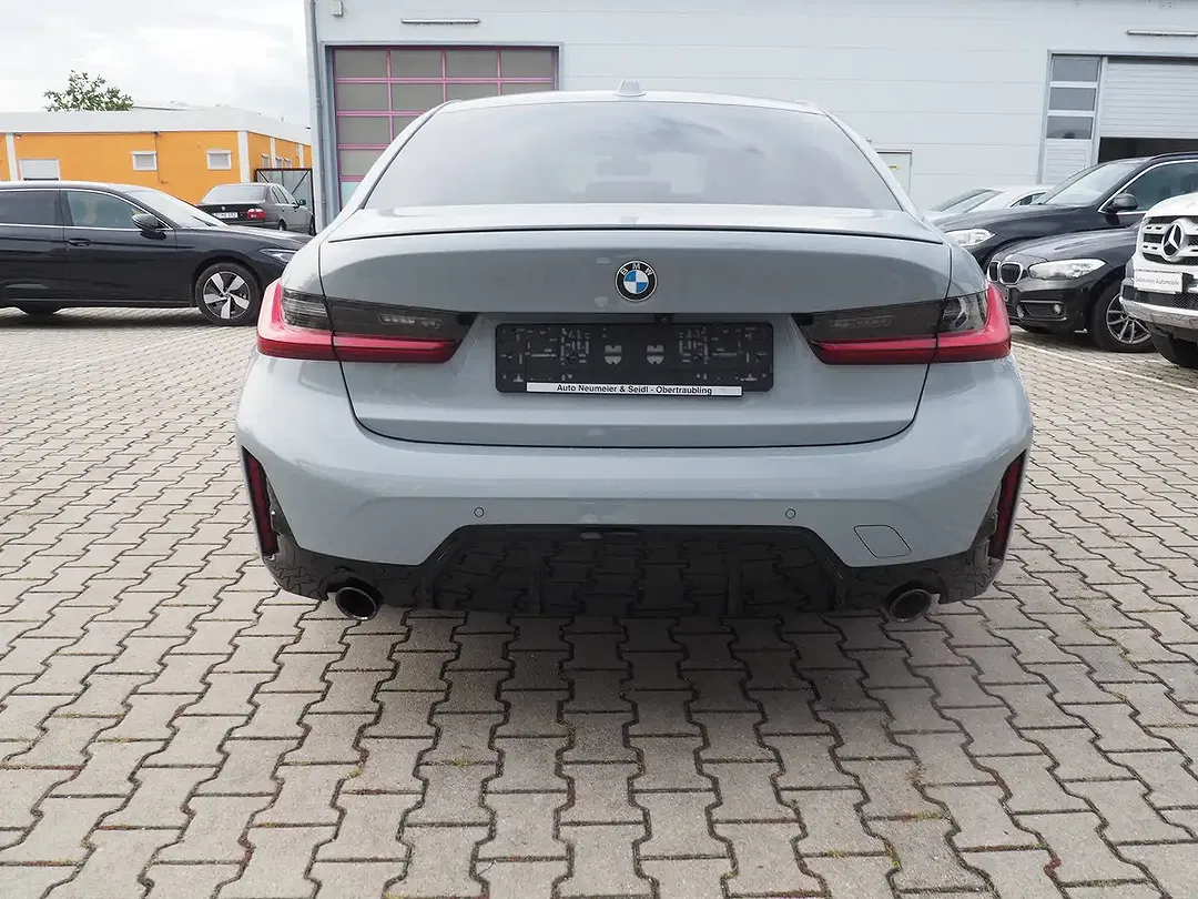BMW 318 - Thumbnail 6