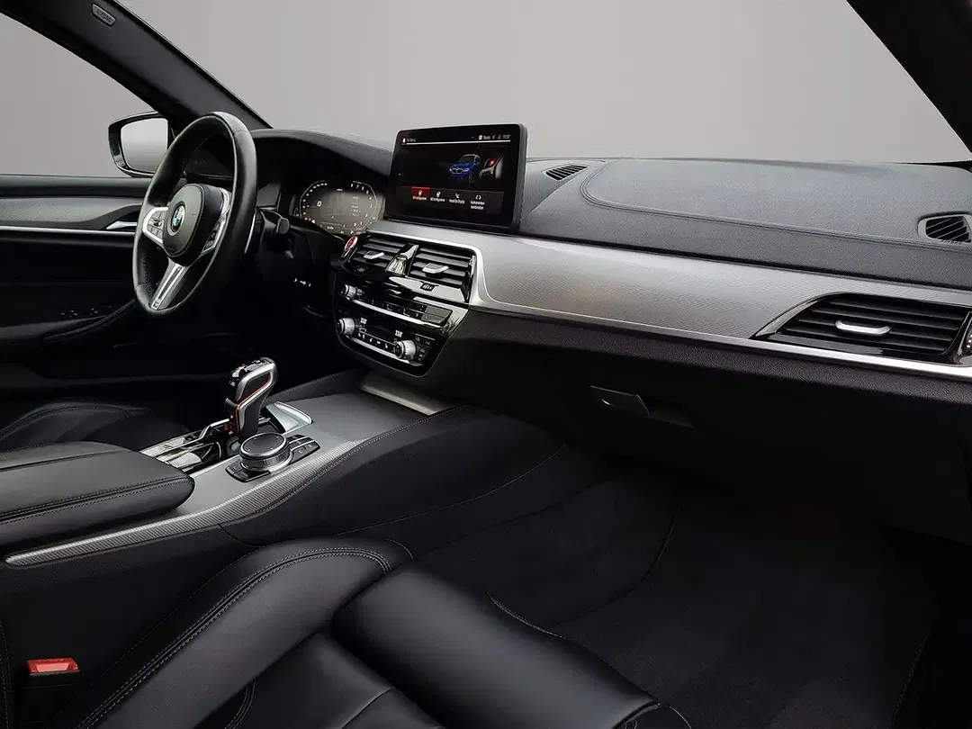 BMW M5 - Thumbnail 10