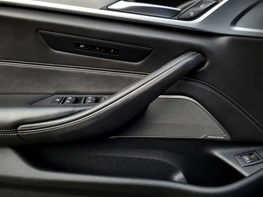 BMW M5 - Thumbnail 11