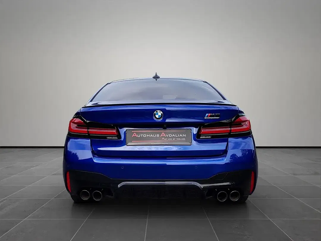 BMW M5 - Thumbnail 4