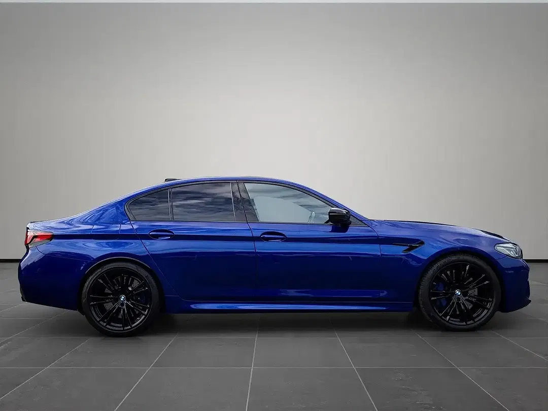 BMW M5 - Thumbnail 6
