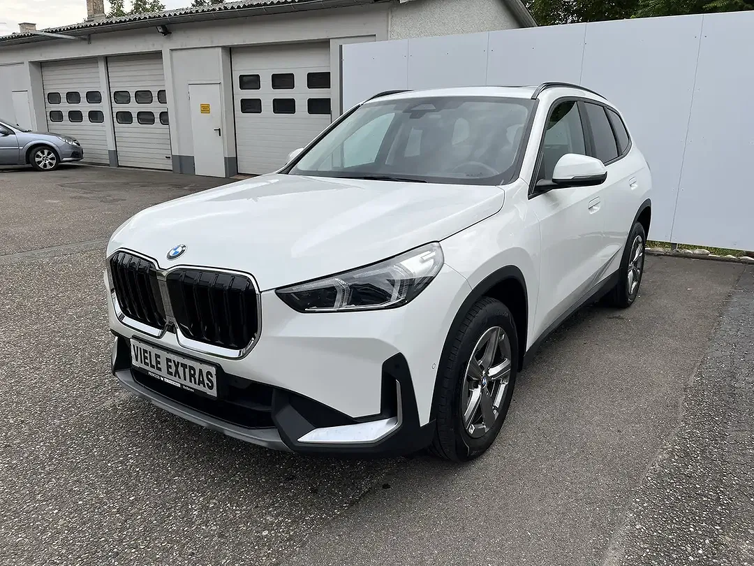 BMW X1 - Thumbnail 1