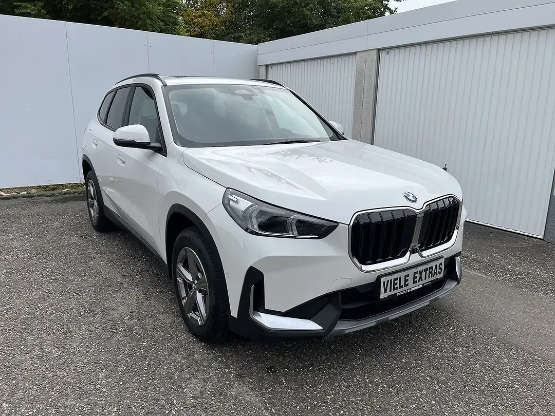 BMW X1 - Thumbnail 3
