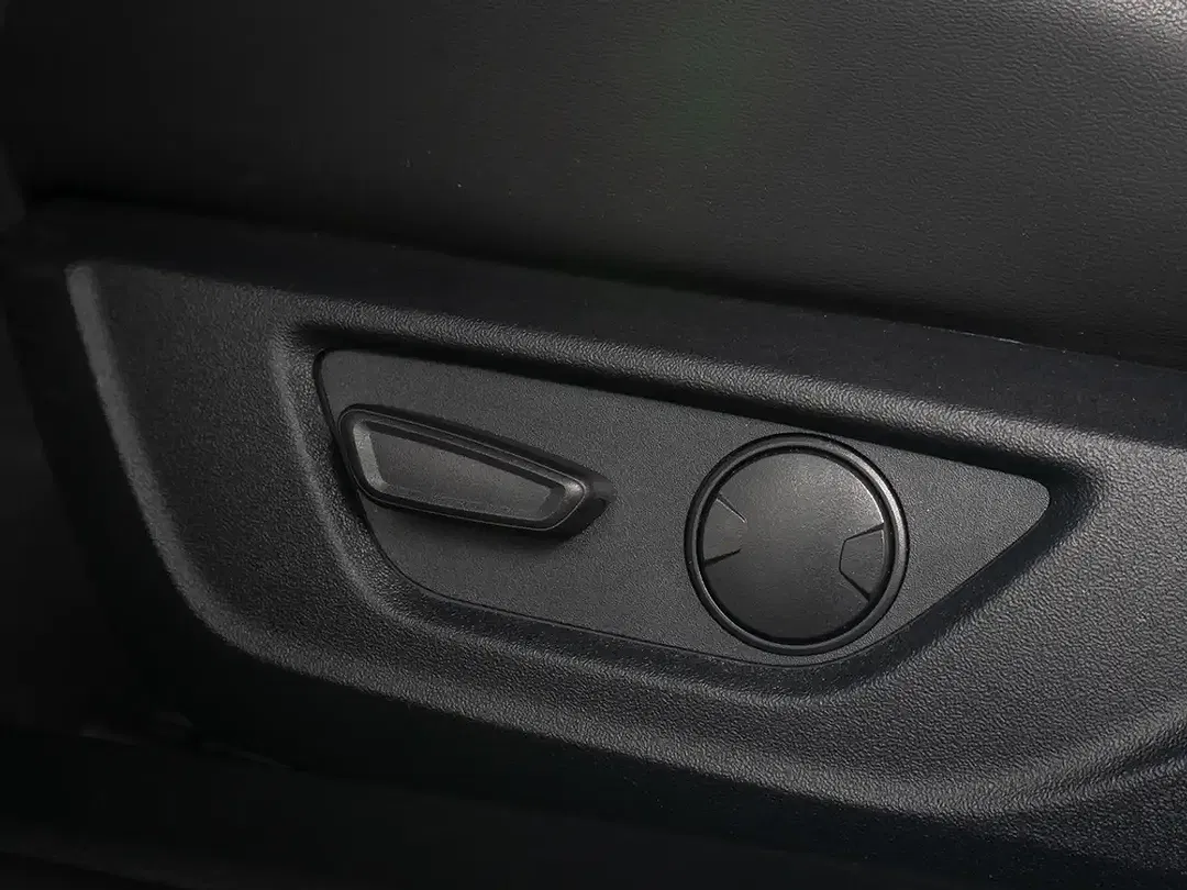 Ford Mustang - Thumbnail 15