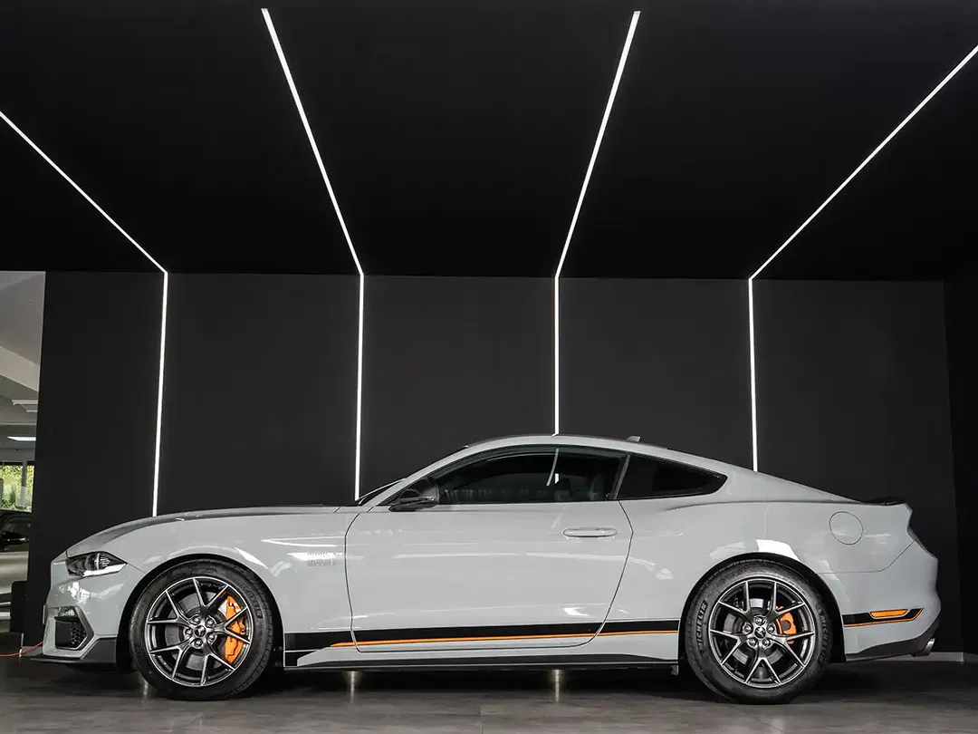 Ford Mustang - Thumbnail 7