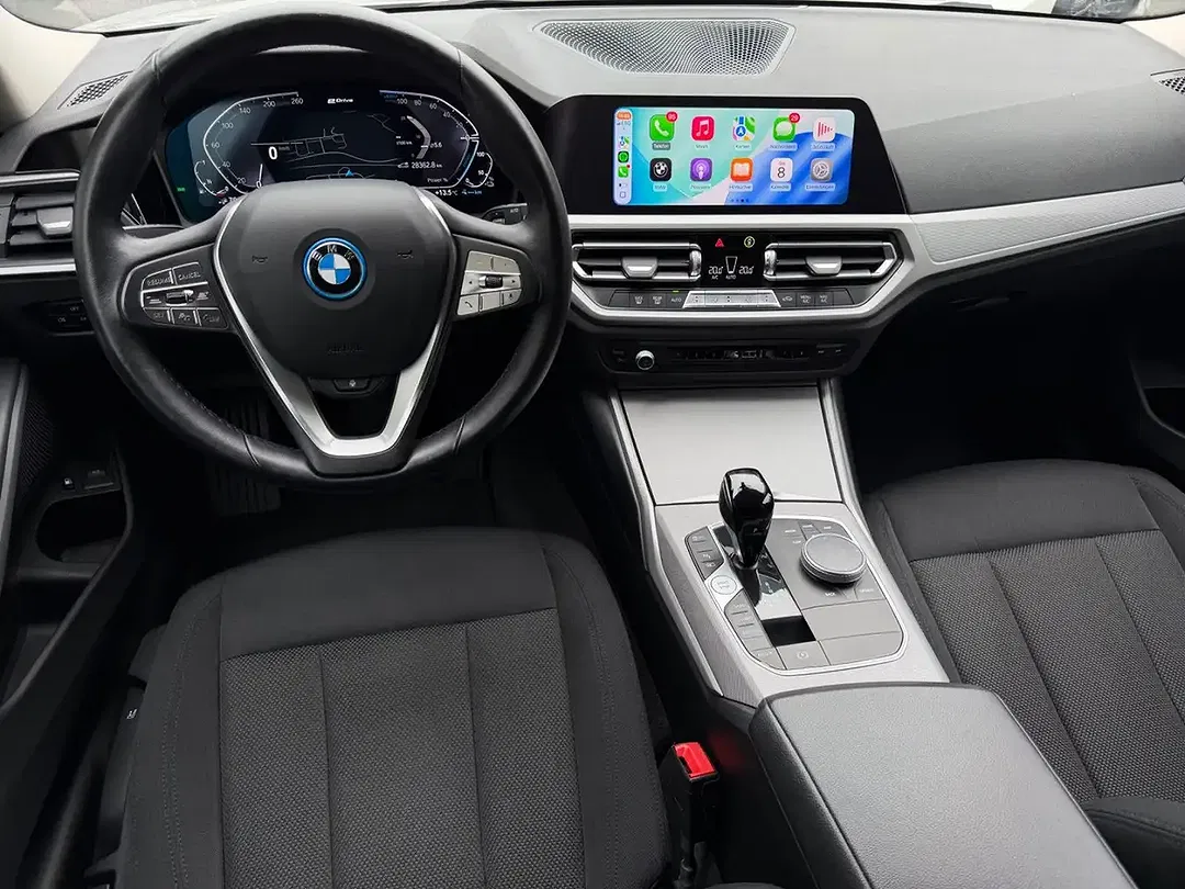 BMW 320 - Thumbnail 6