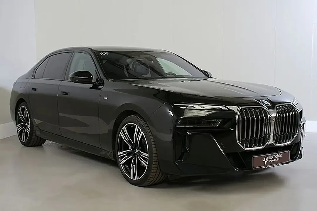 BMW 740 - Thumbnail 3