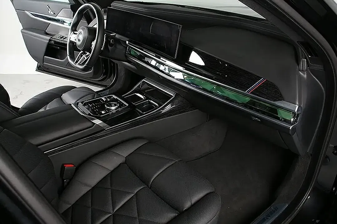 BMW 740 - Thumbnail 6