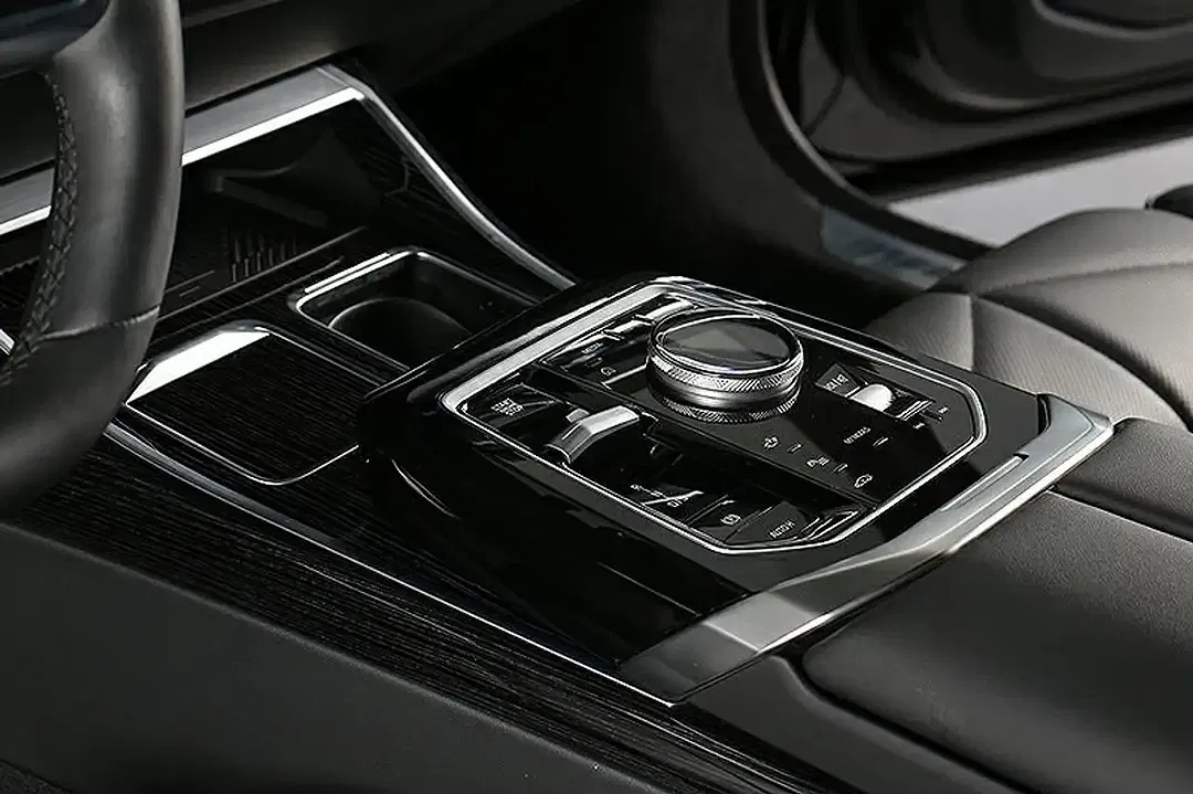 BMW 740 - Thumbnail 9