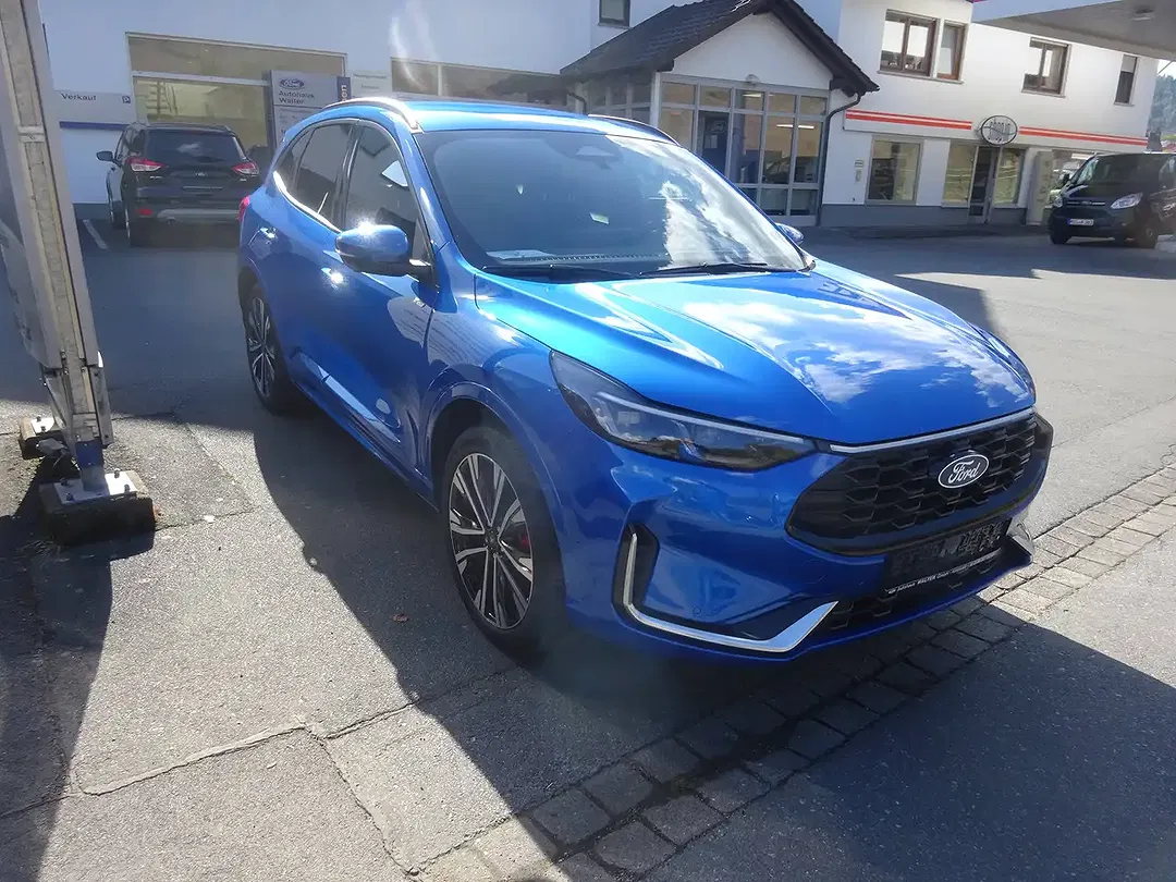 Ford Kuga - Thumbnail 2