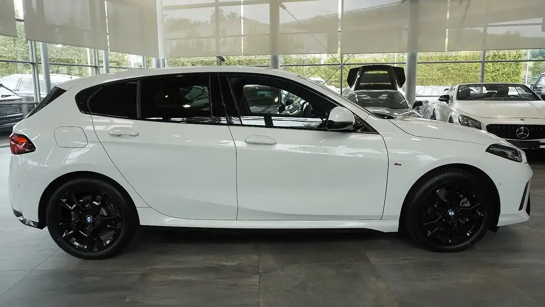 BMW 118 - Thumbnail 4