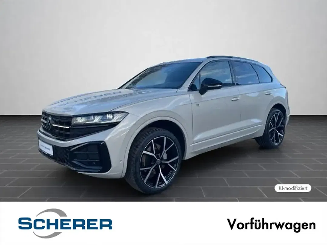 Volkswagen Touareg - Thumbnail 1