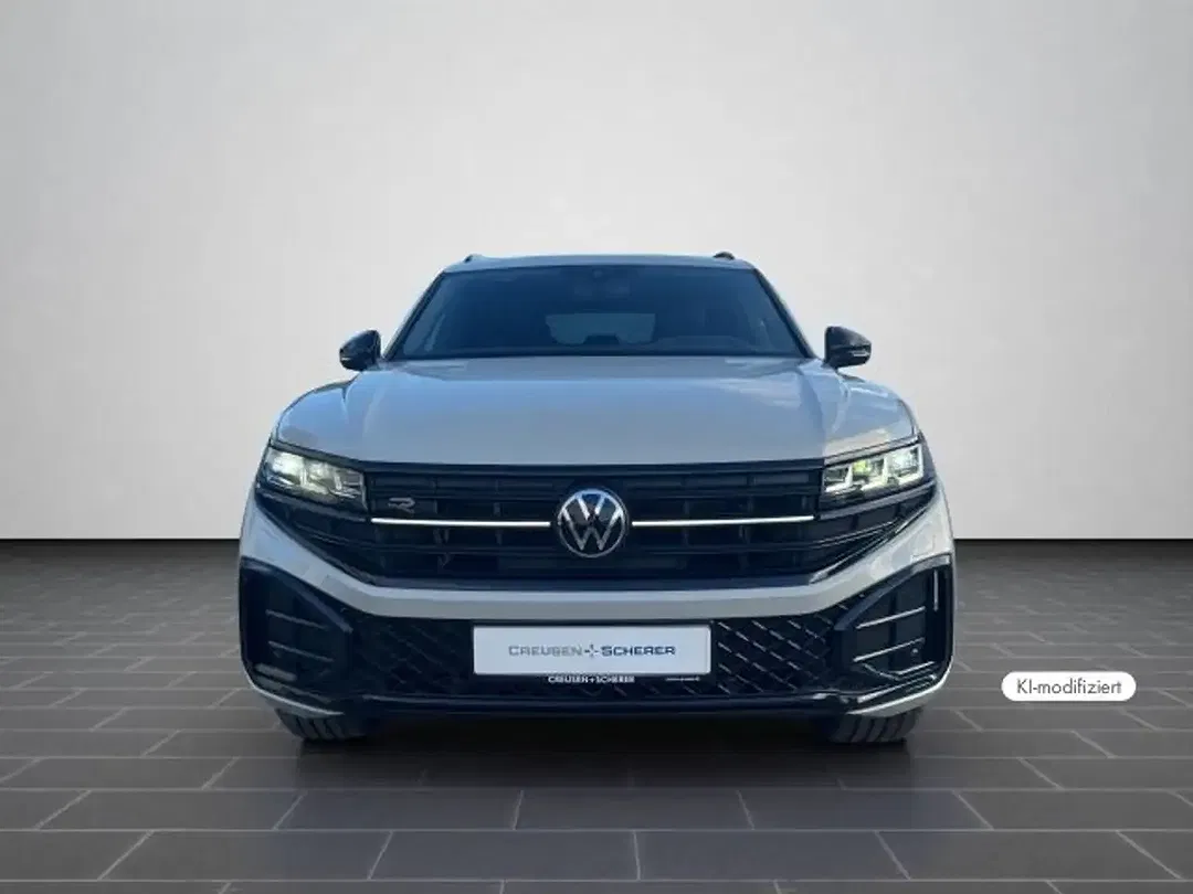 Volkswagen Touareg - Thumbnail 10