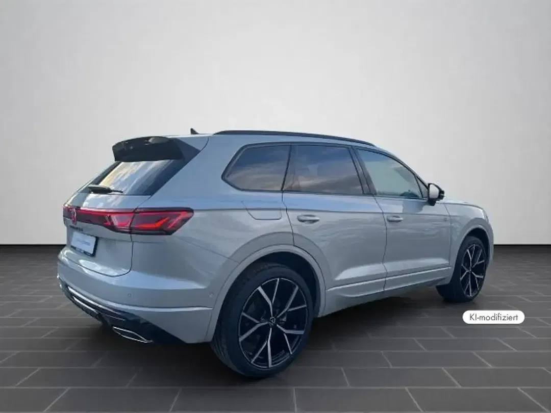 Volkswagen Touareg - Thumbnail 2