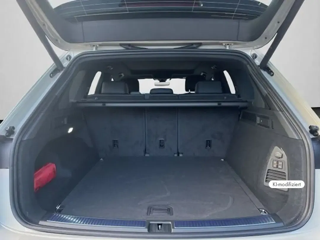 Volkswagen Touareg - Thumbnail 7