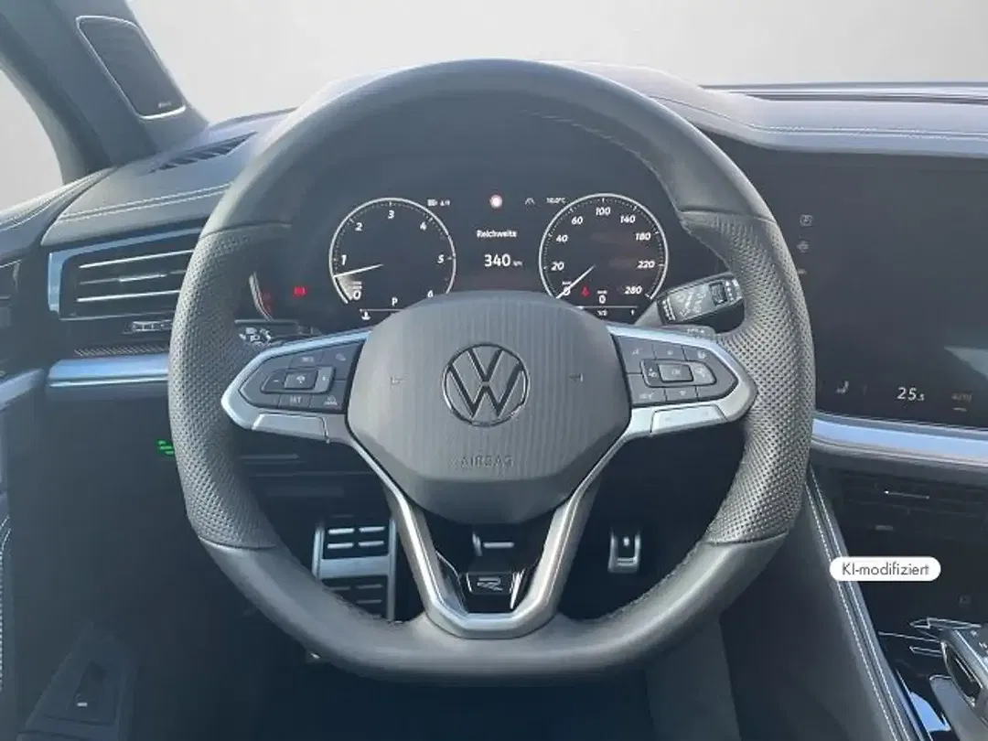 Volkswagen Touareg - Thumbnail 8