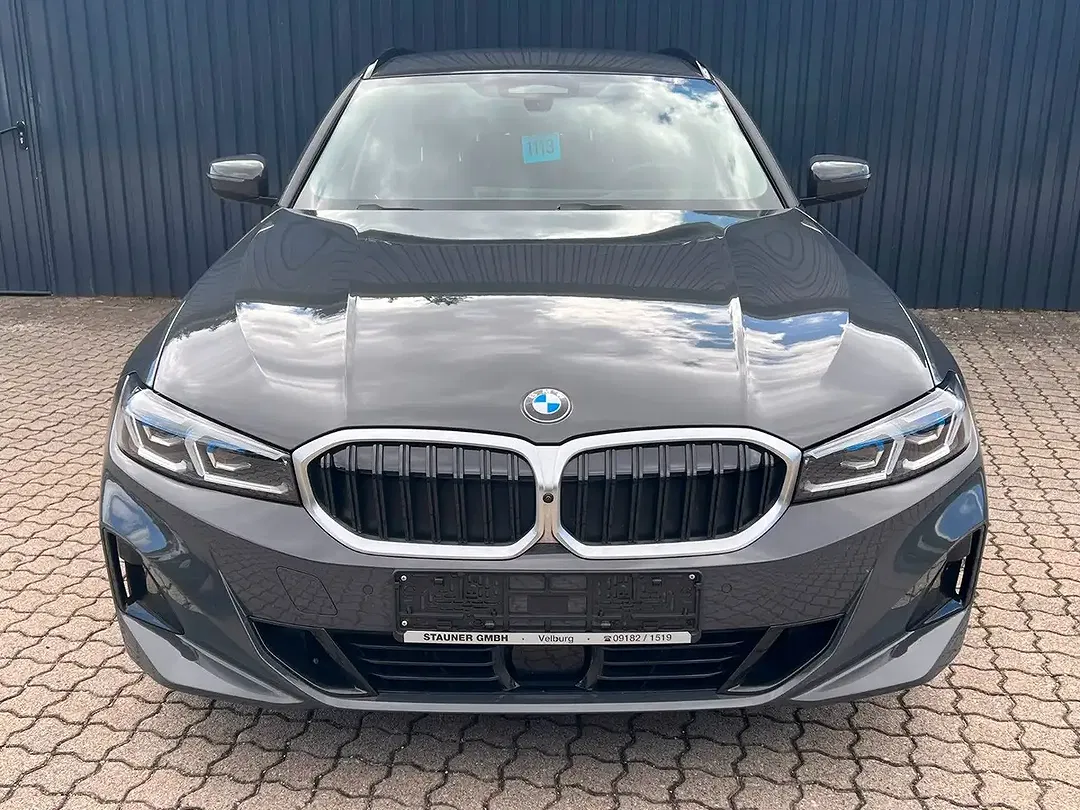 BMW 320 - Thumbnail 4