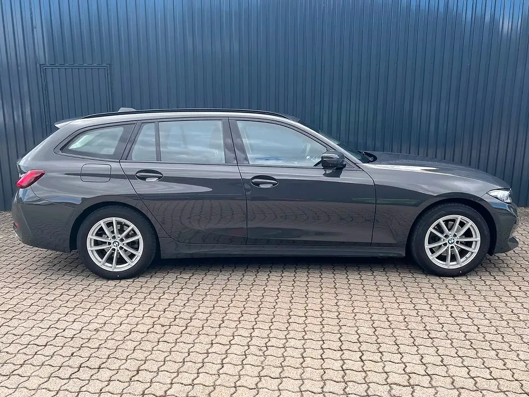 BMW 320 - Thumbnail 7