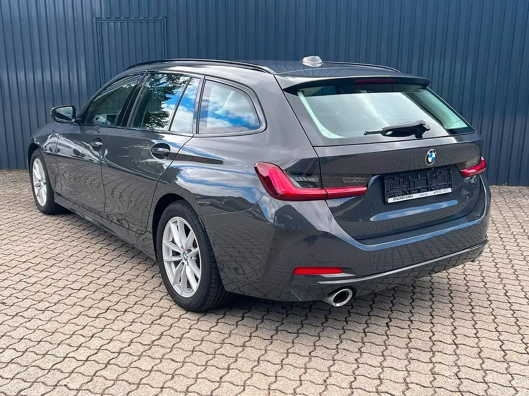 BMW 320 - Thumbnail 8