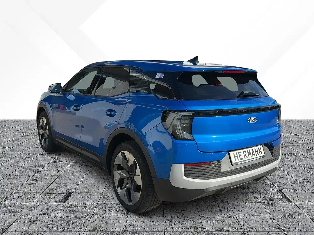 Ford Explorer - Thumbnail 4