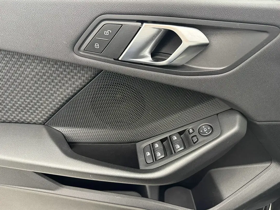 BMW 118 - Thumbnail 11