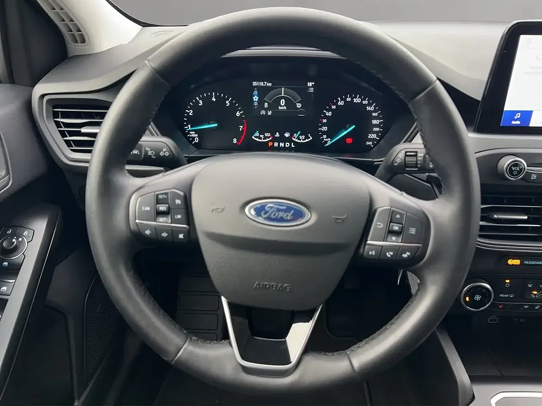 Ford Focus - Thumbnail 10