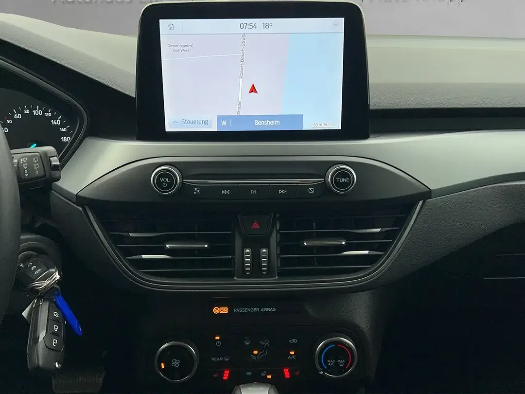 Ford Focus - Thumbnail 12