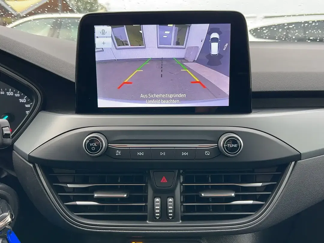 Ford Focus - Thumbnail 13