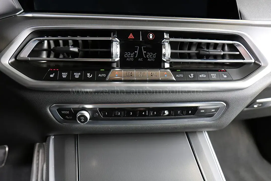 BMW X5 - Thumbnail 10