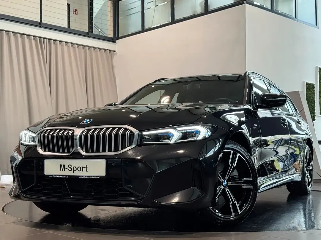 BMW 330 - Thumbnail 1