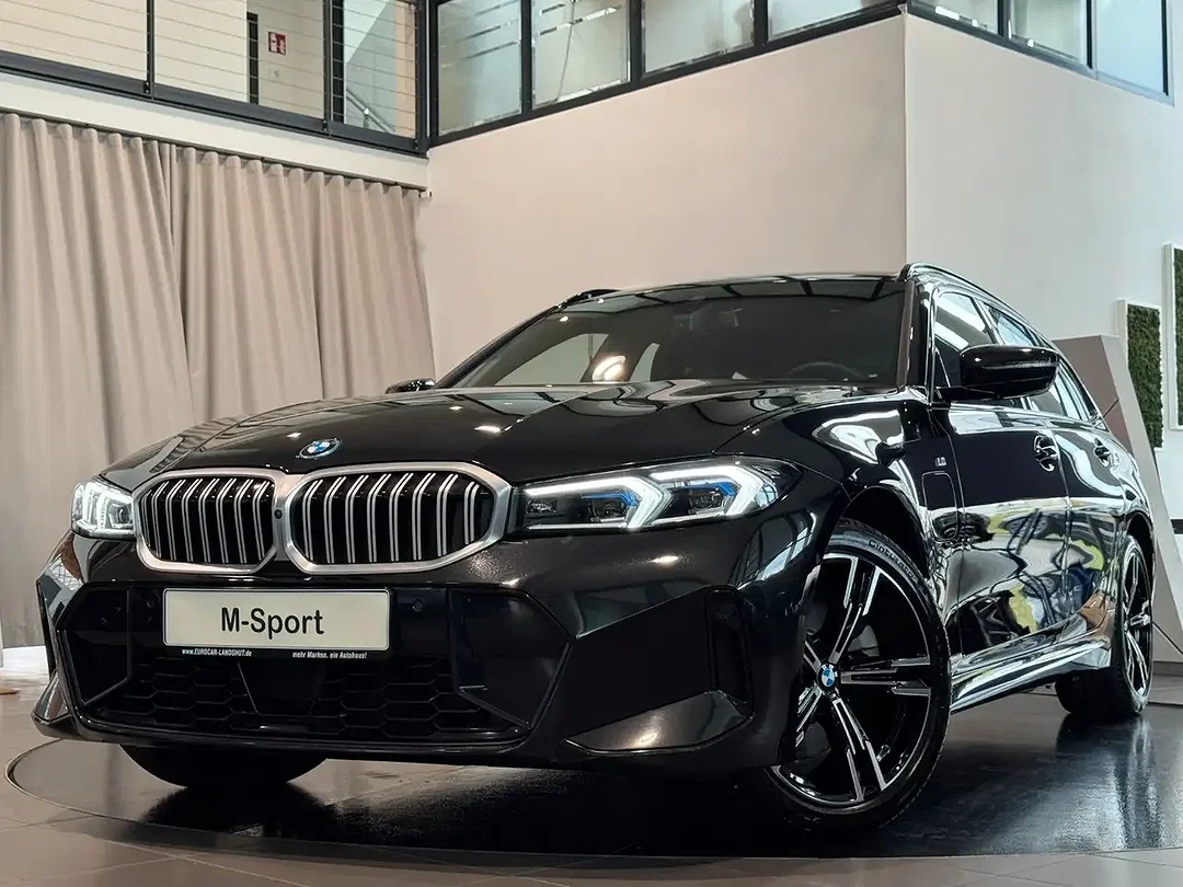 BMW 330 - Afbeelding 1