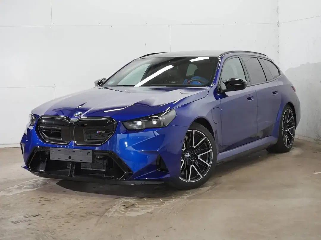 BMW M5 - Thumbnail 2